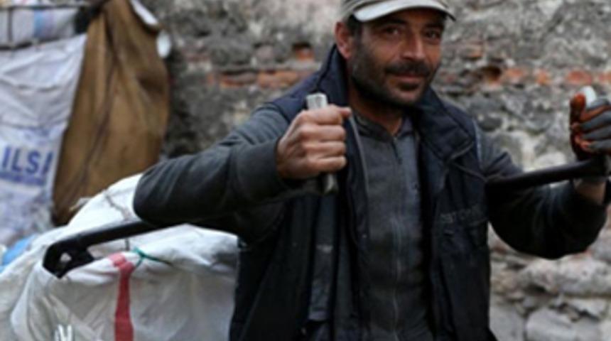 5 dil bilen Suriyeli kağıt toplayıcısına iş teklifi yağıyor