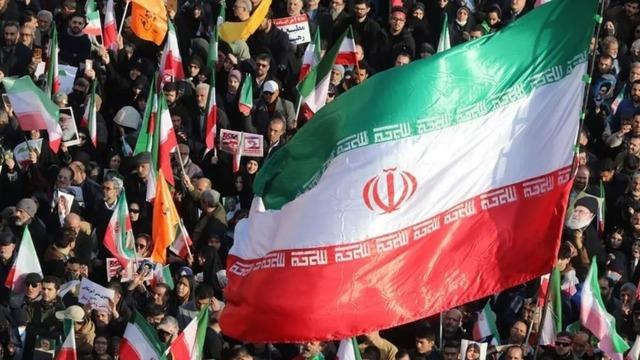 İran'da &ouml;lenlerin sayısı 3 bin 90'a y&uuml;kseldi