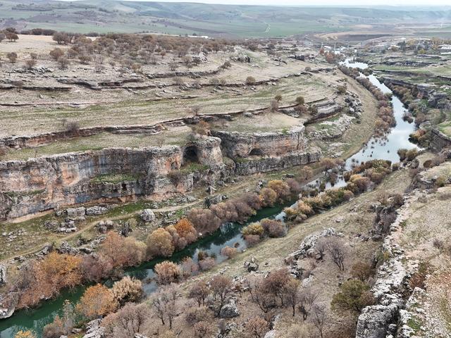 1 milyon yıl &ouml;nce oluşumu tamamlanmış! Dronla g&ouml;r&uuml;nt&uuml;lendi