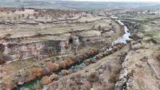 Yer: Diyarbakır! 1 milyon yıl önce oluşumu tamamlanmış! Tepeden görüntülendi