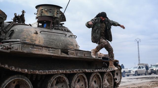 Önce Deyr Hafir sonra Dibsi Afnan... Suriye ordusu ilerliyor: SDG köşeye sıkıştı! Yeni operasyon sinyali