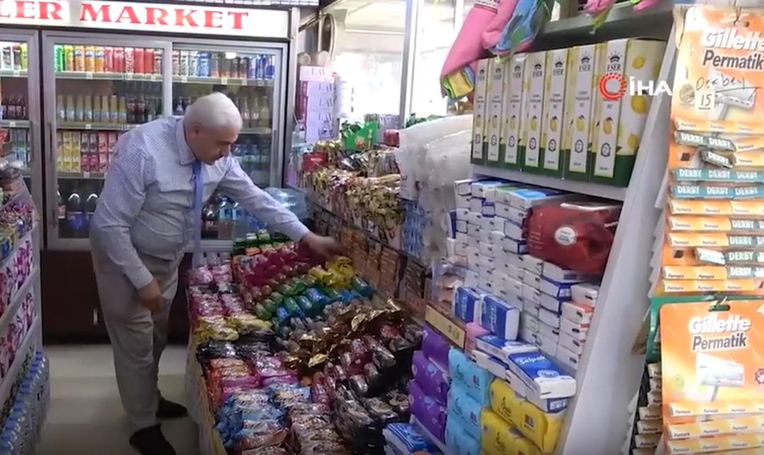 D&uuml;kkana giren m&uuml;şteri şaşkına d&ouml;n&uuml;yor! 39 yıldır aynı 1