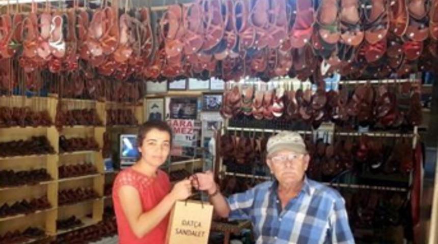 Ünlüler Datça sandaletlerini tercih ediyor