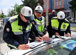 Trafikte en çok ceza park yasağı, hız ve işaret ihlallerine