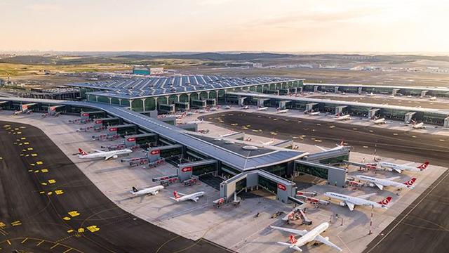 Bakan duyurdu! Havalimanı pistleri 241 kilometreyi aştı