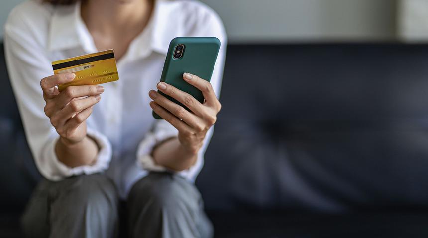 G&uuml;mr&uuml;ks&uuml;z alışveriş devri kapandı fırsat&ccedil;ılar zam yaptı! Bakanlık ge&ccedil;it vermedi