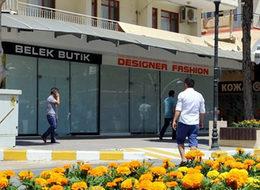 Antalya'da esnaf kepenk kapattı!