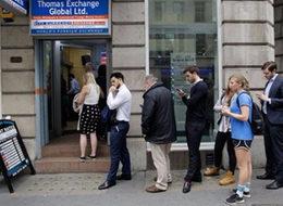 Karar sonrası herkes döviz bürolarına koştu