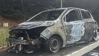 Fatih Sultan Mehmet K&ouml;pr&uuml;s&uuml;'nde otomobil alev aldı