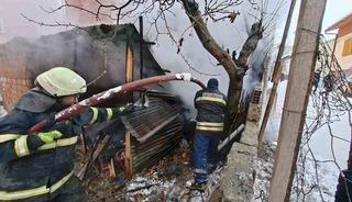 Bayburt&rsquo;ta garaj ve depo olarak kullanılan alanda &ccedil;ıkan yangın s&ouml;nd&uuml;r&uuml;ld&uuml;