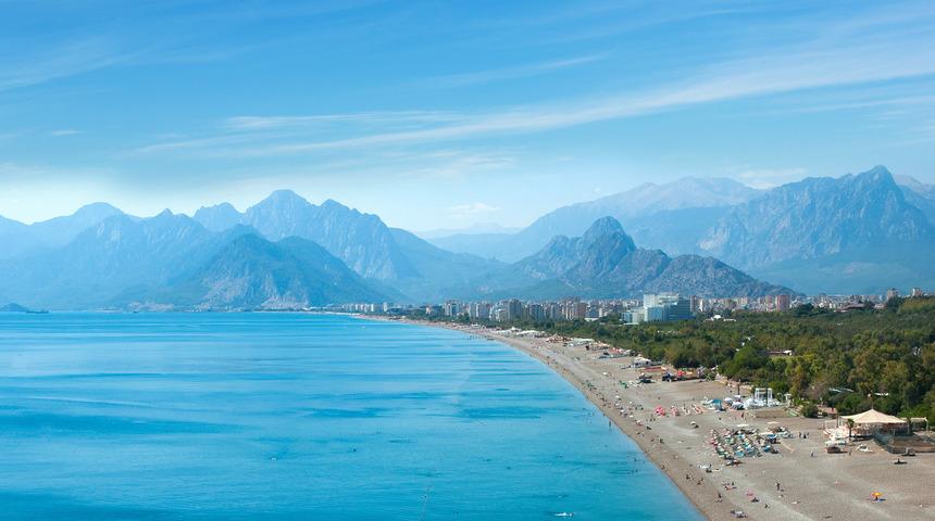 Fitch, Antalya’nın yatırım yapılabilir şehir olduğunu tescilledi