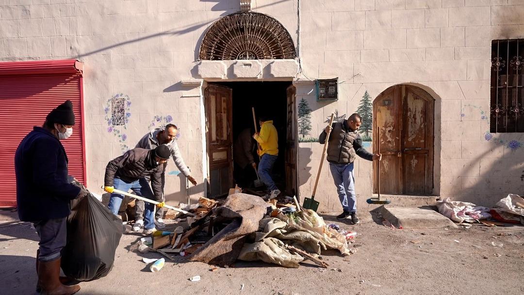 Ekipler de inanamadı: Evden tam 28 kamyon dolusu 168 ton &ccedil;&ouml;p &ccedil;ıktı! 1