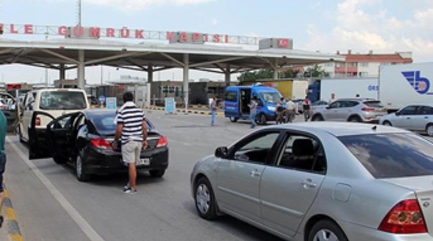 Yurt dışından gelen Türkler tüm zamanların rekorunu kırdı