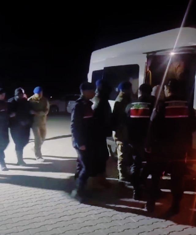 &Ccedil;anakkale&rsquo;de g&ouml;&ccedil;men ka&ccedil;ak&ccedil;ılığı operasyonu 1