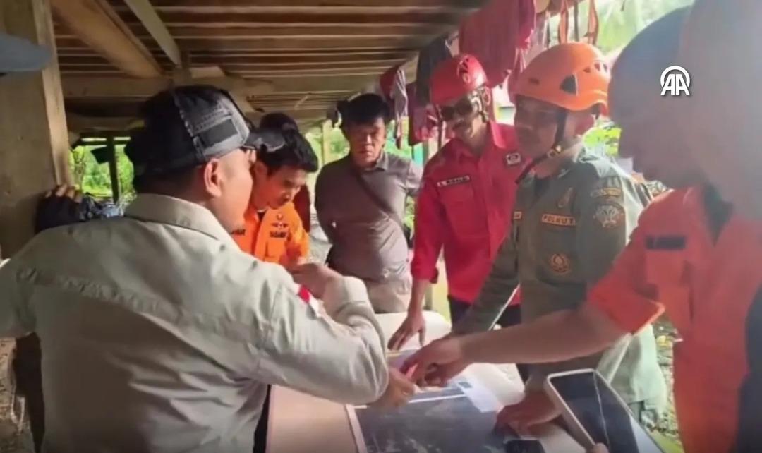 Endonezya da 10 kişinin bulunduğu u&ccedil;ak kayboldu 1