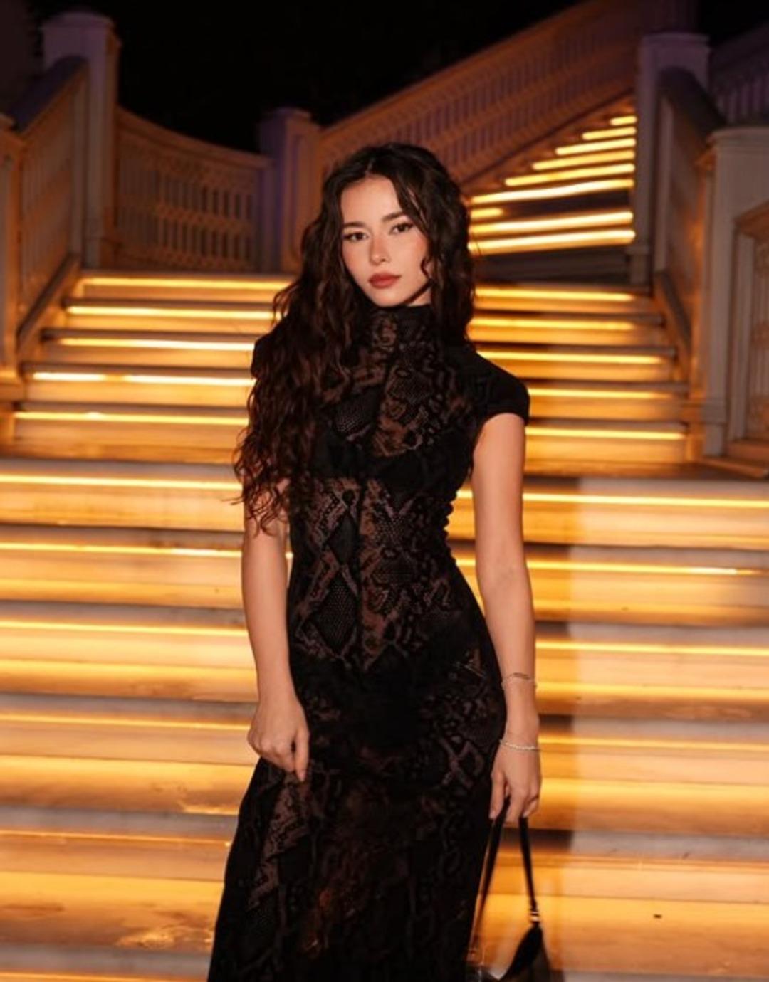 Baştan aşağı transparan giydi! T&uuml;rk&uuml; Su Demirel cesur tarzıyla g&uuml;ndemde 2