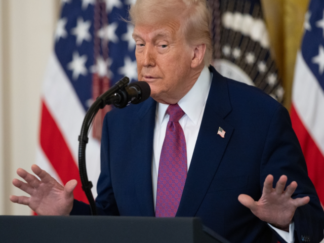 Trump: Gr&ouml;nland konusunda NATO ile g&ouml;r&uuml;ş&uuml;yoruz