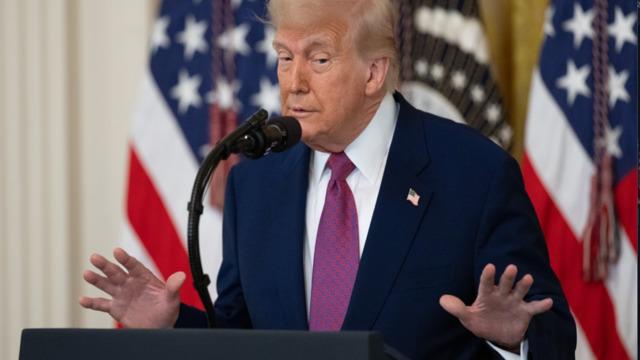 Trump: Grönland konusunda NATO ile görüşüyoruz