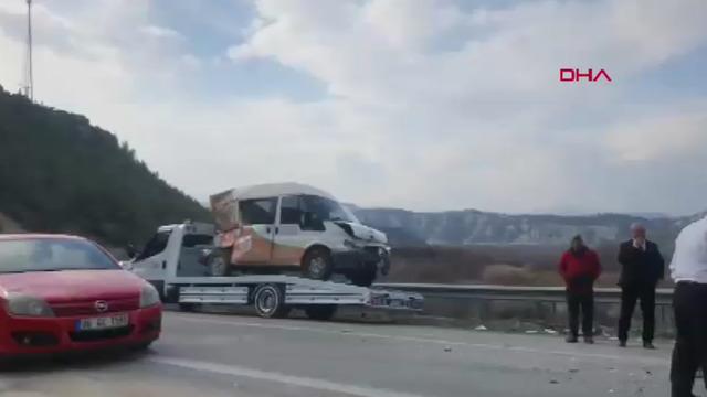 Mersin'de feci kaza! 2 yaralı