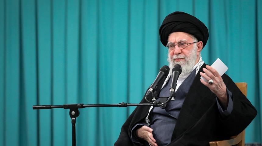 D&uuml;nya İran dini lideri Hamaney'in bu a&ccedil;ıklamasını konuşuyor: İlk kez kabul etti!