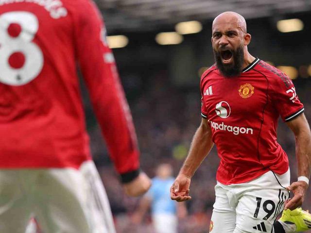 Manchester derbisinde kazanan Kırmızılar oldu