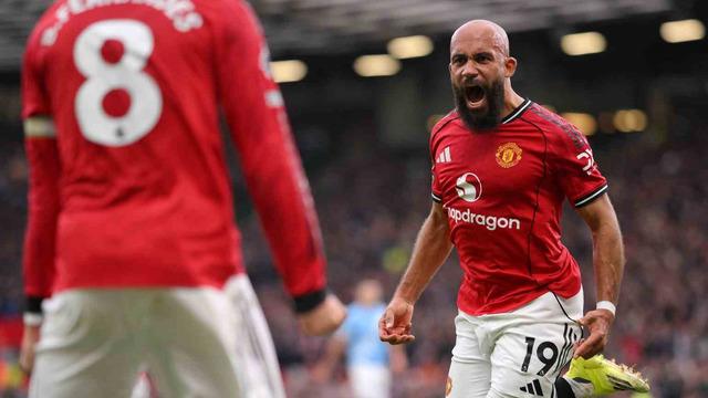 Manchester derbisinde kazanan Kırmızılar oldu