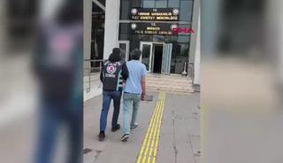 Yer: İzmir! Orta ref&uuml;jden karşı şeride ge&ccedil;en s&uuml;r&uuml;c&uuml;ye ceza