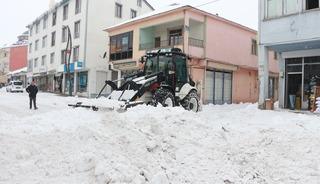 Bing&ouml;l'de kar yağışı! Kar kalınlığı 1 metreyi ge&ccedil;ti