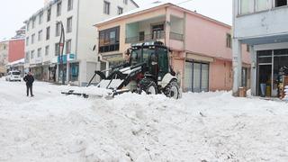 Bingöl'de kar yağışı! Kar kalınlığı 1 metreyi geçti