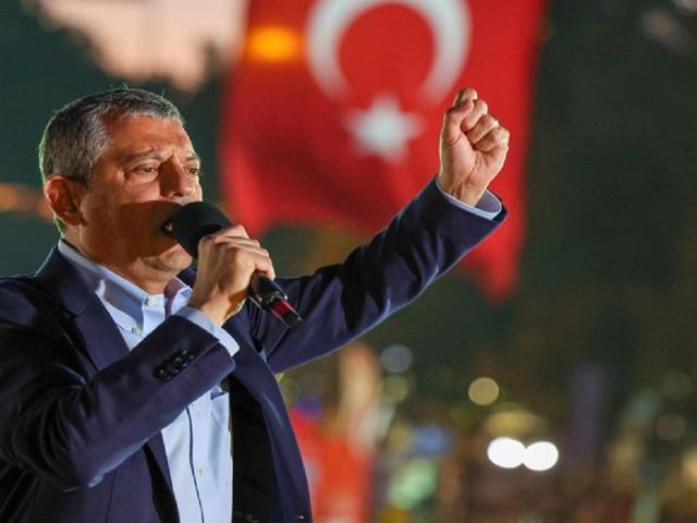 &Ouml;zel'den emekli maaşı a&ccedil;ıklaması: "28 bin TL'ye &ccedil;ıkaracağız"