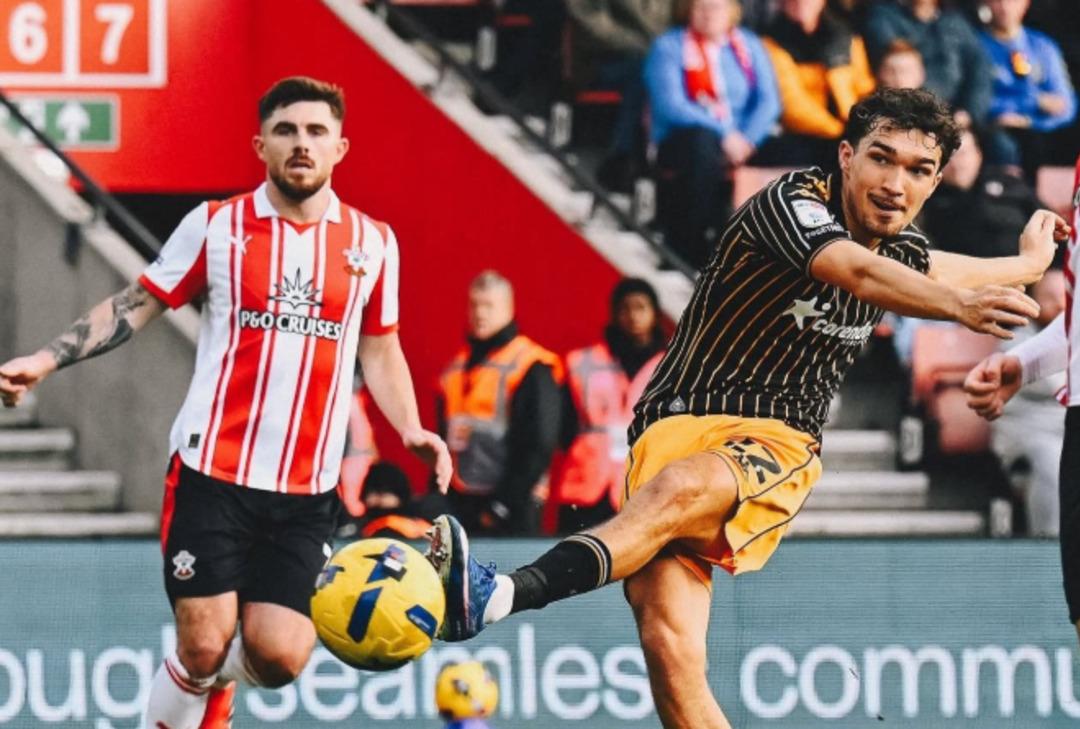 Acun Ilıcalı nın takımı İngiltere yi salladı! Hull City zorlu deplasmanda fişi ilk yarıda &ccedil;ekti: Play-off ateşi yandı! 1