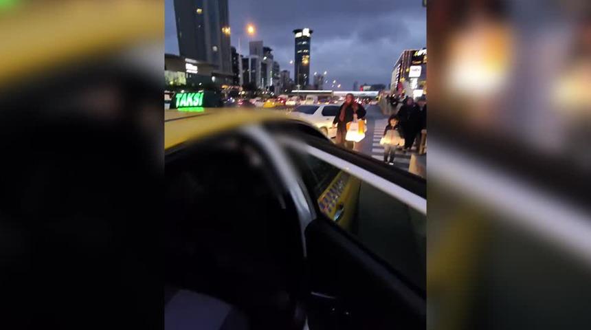 Yer: İstanbul! Yolcu kabul etmeyen ticari taksi trafikten men edildi
