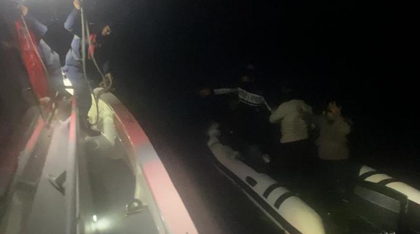 Yer: &Ccedil;anakkale! 8 d&uuml;zensiz g&ouml;&ccedil;men kurtarıldı