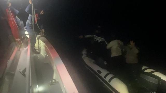 Yer: Çanakkale! 8 düzensiz göçmen kurtarıldı