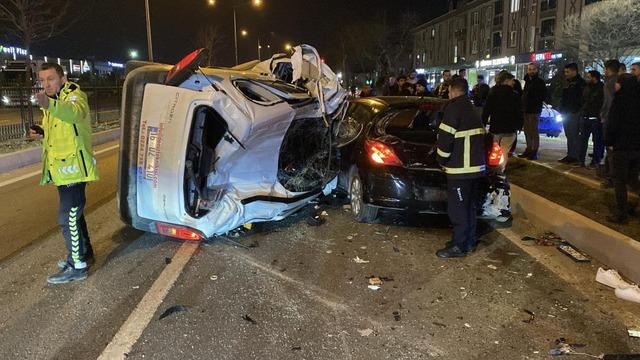 Bursa'da zincirleme kaza: 1 ölü, 1 yaralı