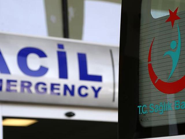 İstanbul'da acı olay! Bariyere &ccedil;arpan motosikletin s&uuml;r&uuml;c&uuml;s&uuml; &ouml;ld&uuml;