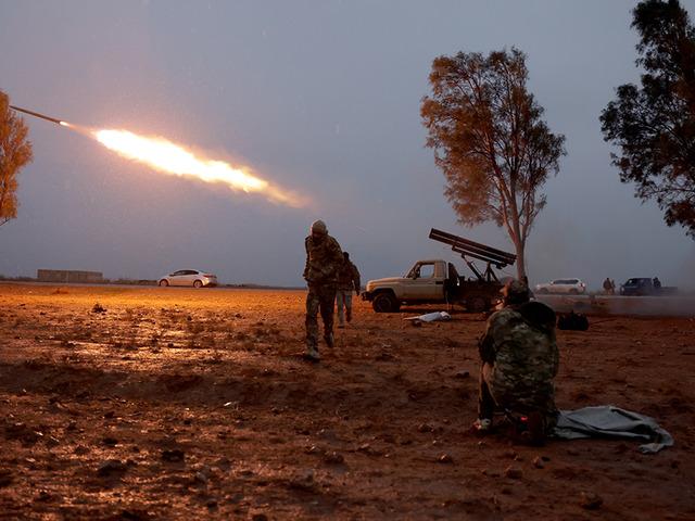 Suriye ordusu Tabka'da kontrol&uuml; sağladı! 483 ter&ouml;rist teslim olmak istedi