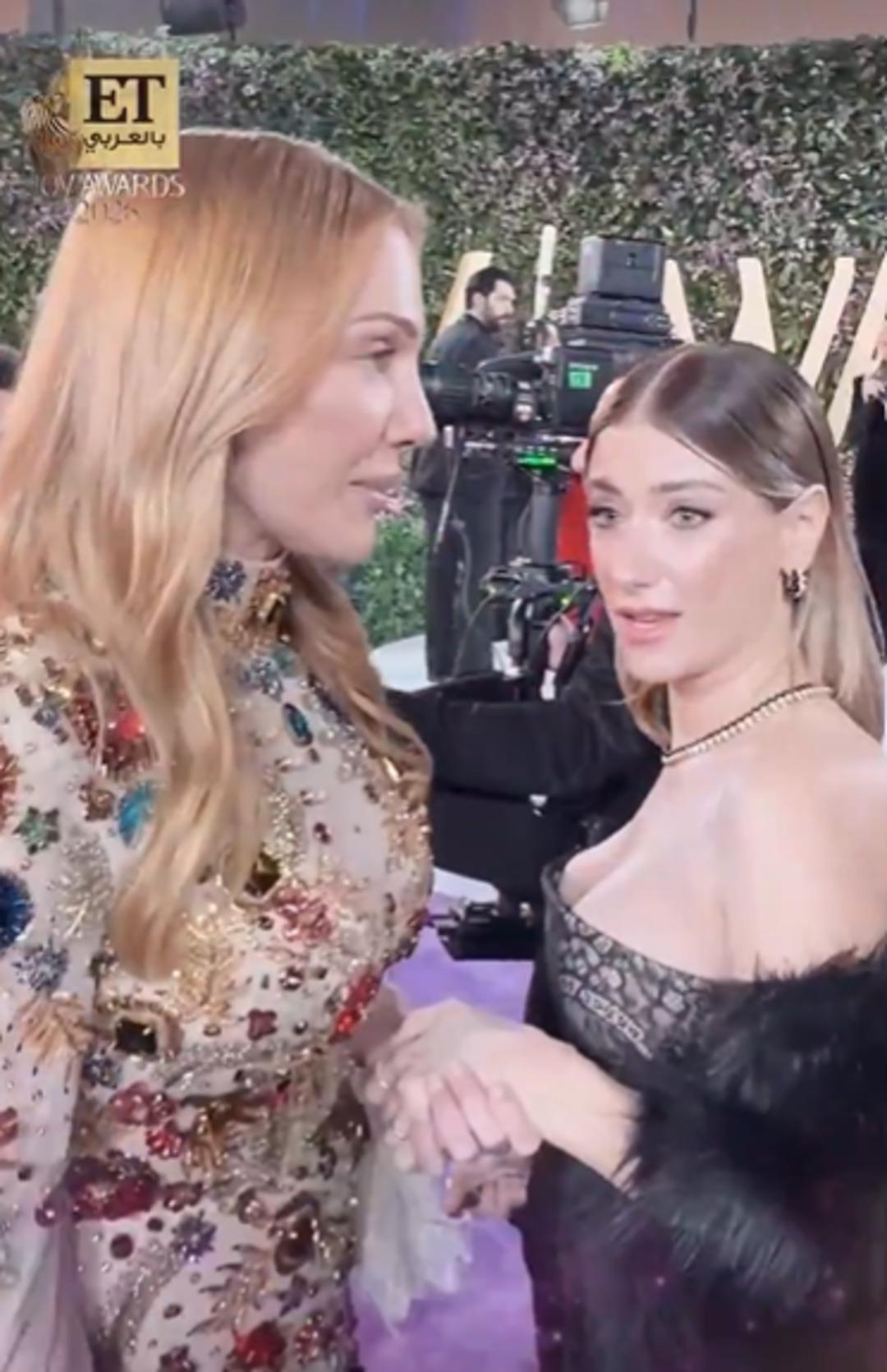 Meryem Uzerli yi g&ouml;ren Hazal Kaya dayanamadı: "Yaşlan artık be kadın!" 1