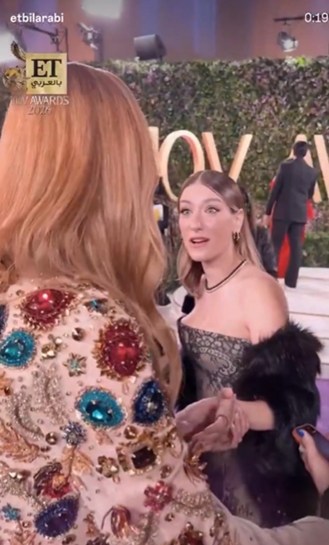 Meryem Uzerli yi g&ouml;ren Hazal Kaya dayanamadı: "Yaşlan artık be kadın!" 3