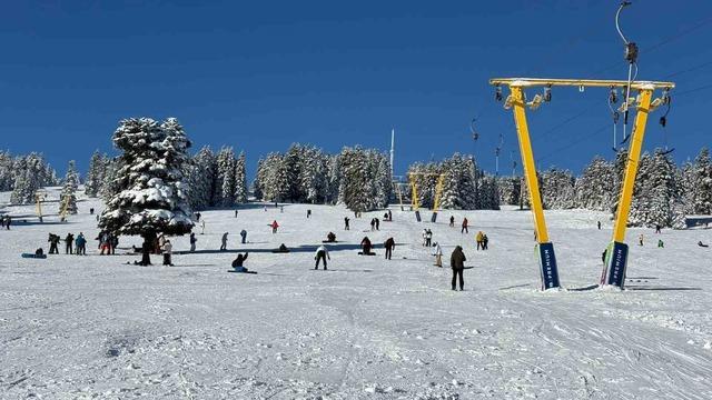 Hem sömestr hem hafta sonu olunca Uludağ’a akın ettiler