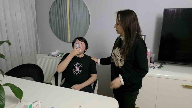 8 yıldır dinmeyen &ouml;ks&uuml;r&uuml;k hayatını kabusa &ccedil;evirdi: Ne uyuyabiliyor ne kilosunu kontrol edebiliyor 4