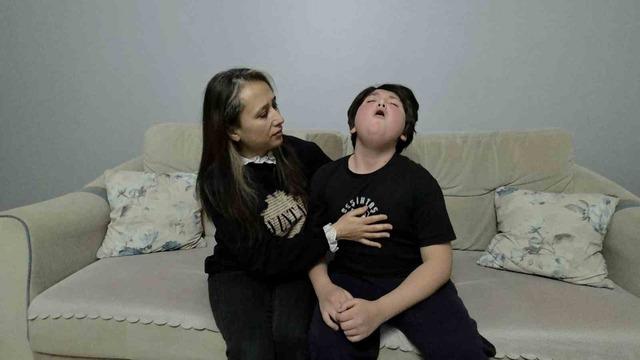 8 yıldır dinmeyen öksürük hayatını kabusa çevirdi: Ne uyuyabiliyor ne kilosunu kontrol edebiliyor