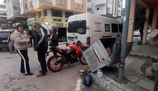 Manavgat&rsquo;ta kamyonet ile motosiklet &ccedil;arpıştı: 1 yaralı