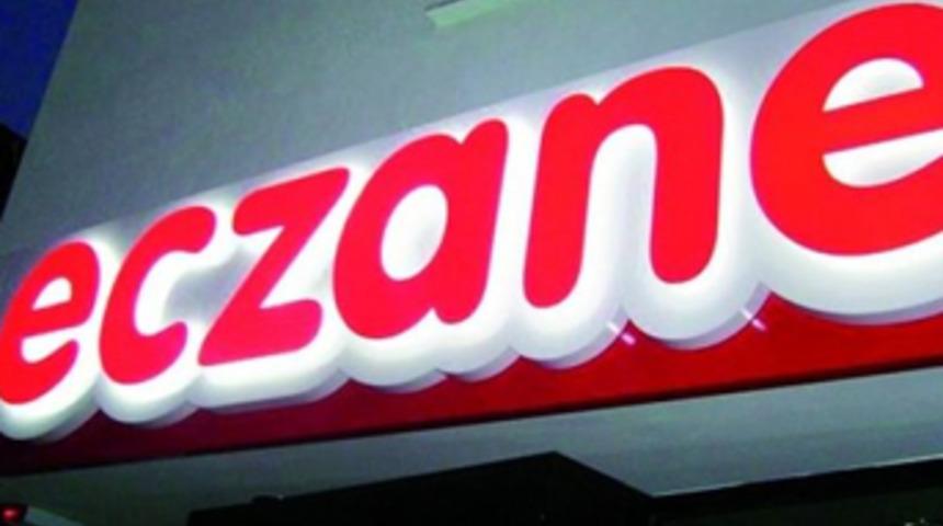 Eczanenin ismine ışıklandırma yasak