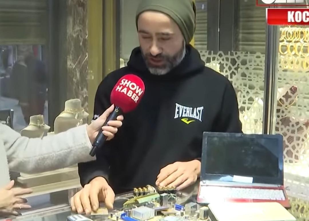 Altın deposu &ccedil;ıktı: &Ccedil;&ouml;pe atılanları topladı! Kuyumcuya getirdi, 275 bin TL aldı 2
