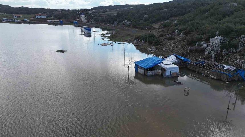 Hatay'dan g&uuml;zel haber! Bereketin simgesi Kızılg&ouml;l umut verdi