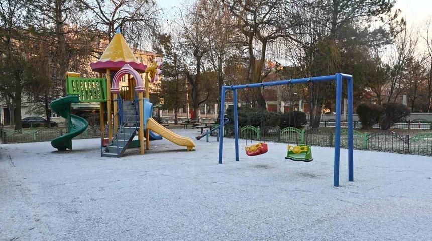 Eskişehir&rsquo;in y&uuml;ksek kesimleri eksi 5 dereceyi g&ouml;rd&uuml;