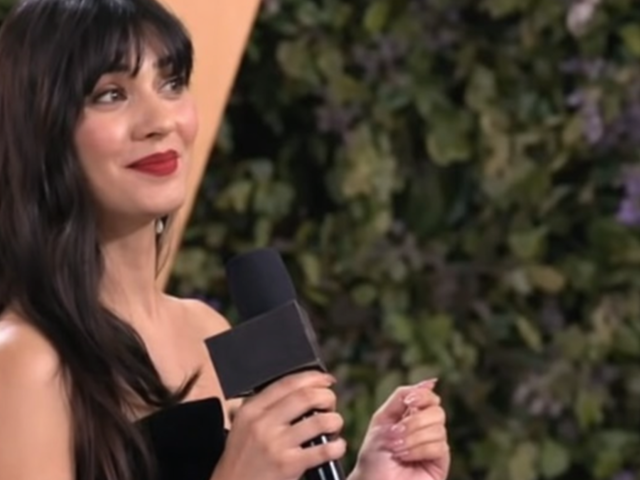 Sunucu "Bana Arap&ccedil;a &ouml;ğretmen gerekiyor" deyince...