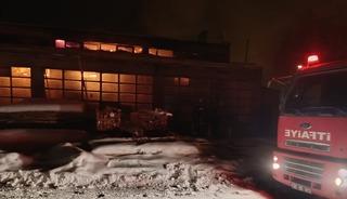 Erciş&rsquo;te iş yeri yangını