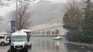 İstanbul’da kar yağışı aralıklarla etkisini sürdürüyor